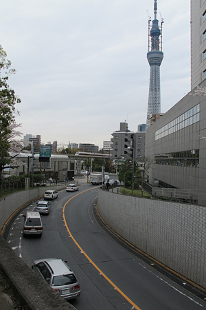 右の敷地にビール工場がありました。