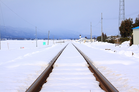 羽前成田駅付近