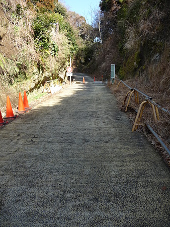 110225-亀が谷切通し (11)