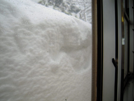 車窓より雪壁s