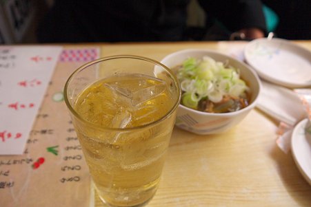 2011.02.27 有楽町駅 登運とん ハイボールと牛筋の煮込み