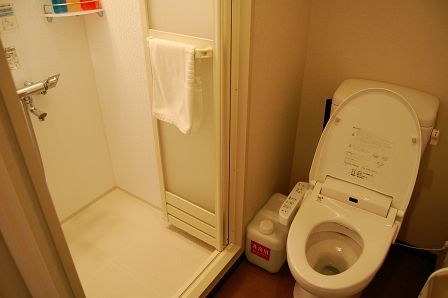 ウォシュレットトイレ&シャワーブース