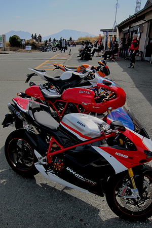 スーパースポーツ軍団