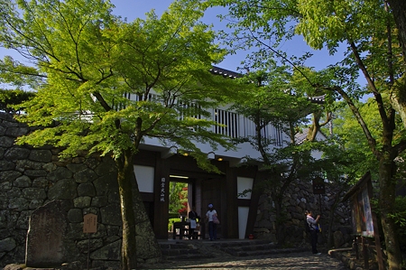 犬山城への門