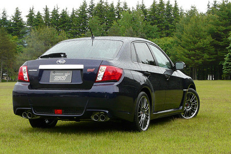 新型　４ドアインプレッサ　ＳＴＩ　２