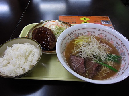c-110505-194652 蒜山SA下りにて蒜山定食