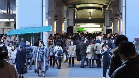 秋葉原駅 人人